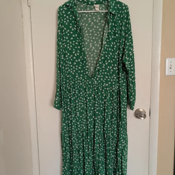 H&M Green Floral Midi Dress - Picture 2 of 3